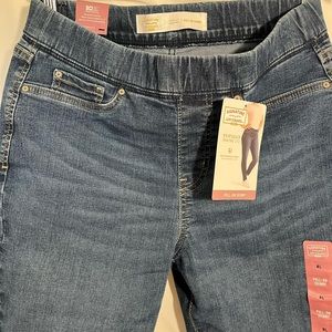 NWT Levi pull up jeans sz 8